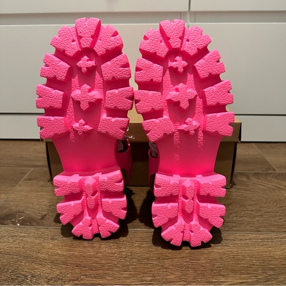 NWT Steve Madden Echo Hot Pink 7.5 - Picture 4 of 5